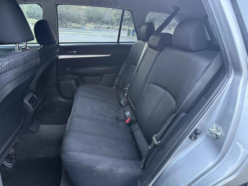 2011 SUBARU Outback photo 10