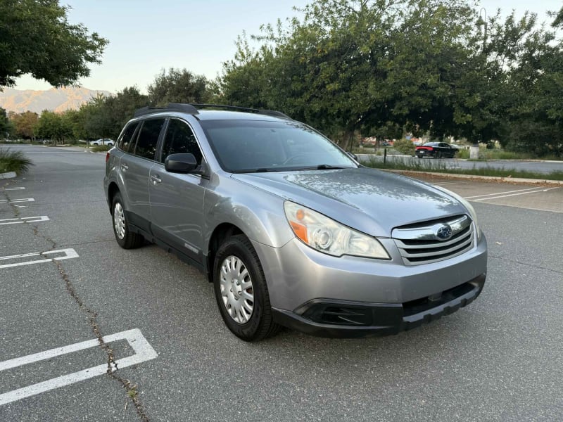 2011 SUBARU Outback photo 3