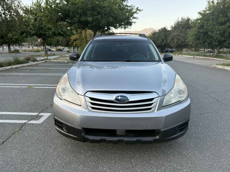 2011 SUBARU Outback photo 2