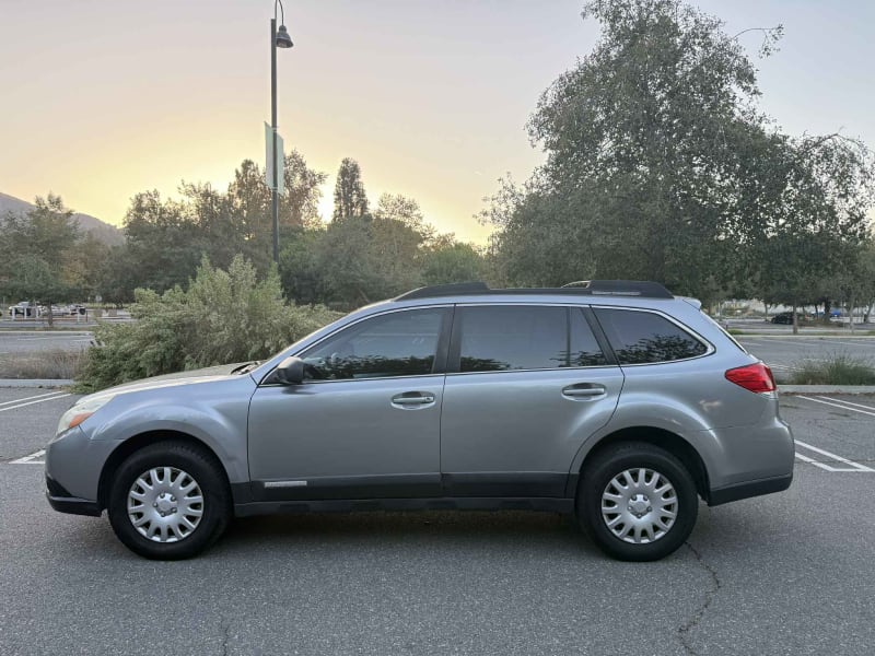 2011 SUBARU Outback photo 8