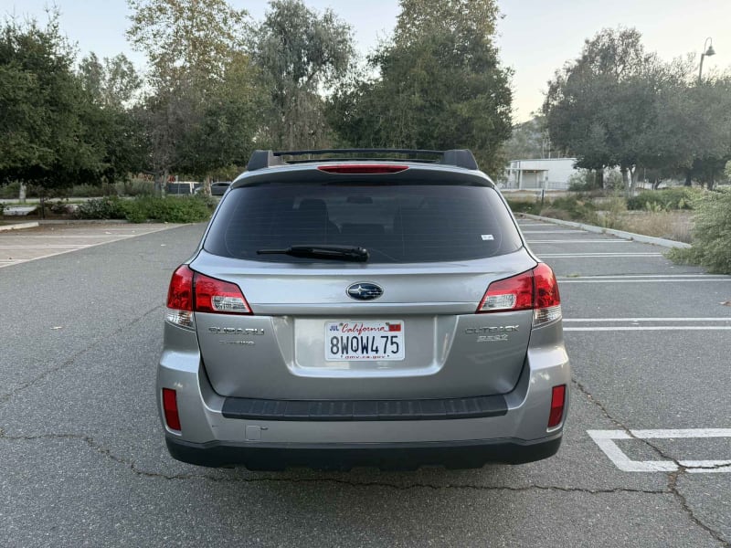 2011 SUBARU Outback photo 6