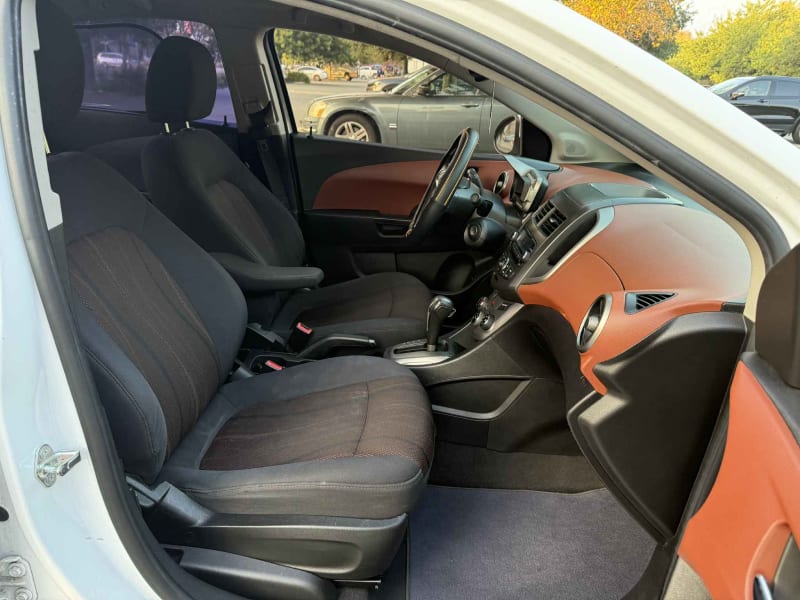 2013 CHEVROLET Sonic photo 12