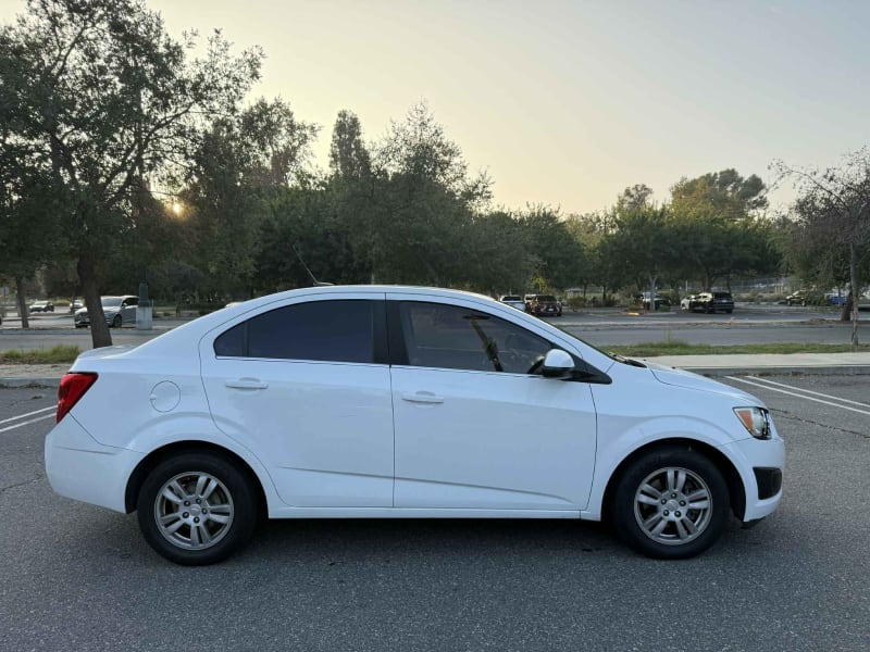 2013 CHEVROLET Sonic photo 4