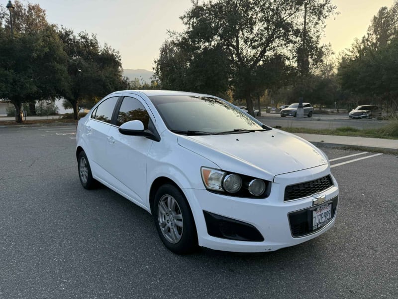 2013 CHEVROLET Sonic photo 3