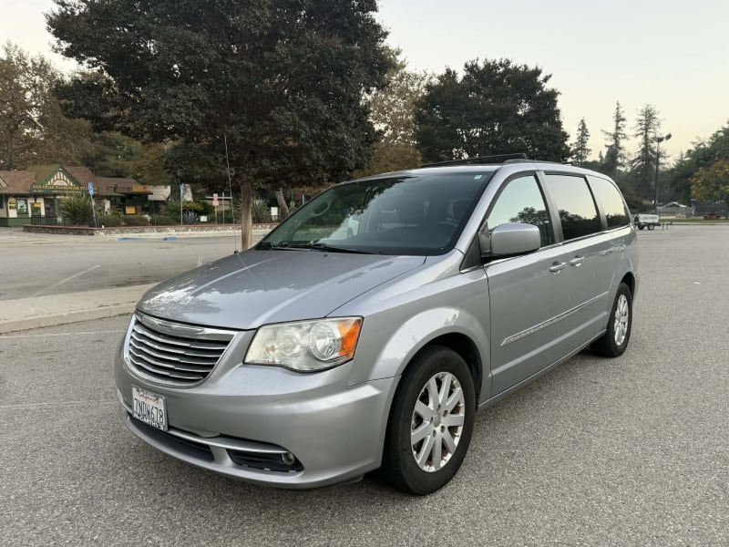 2014 CHRYSLER Town and Country