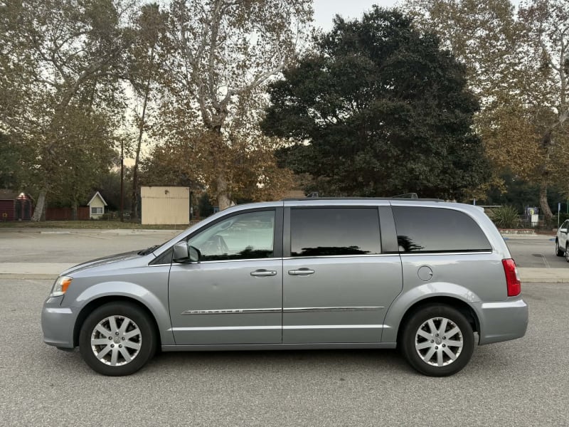 2014 CHRYSLER Town and Country photo 8