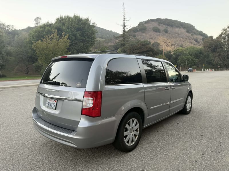 2014 CHRYSLER Town and Country photo 5