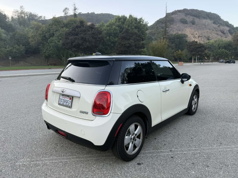 2014 MINI Hardtop photo 5