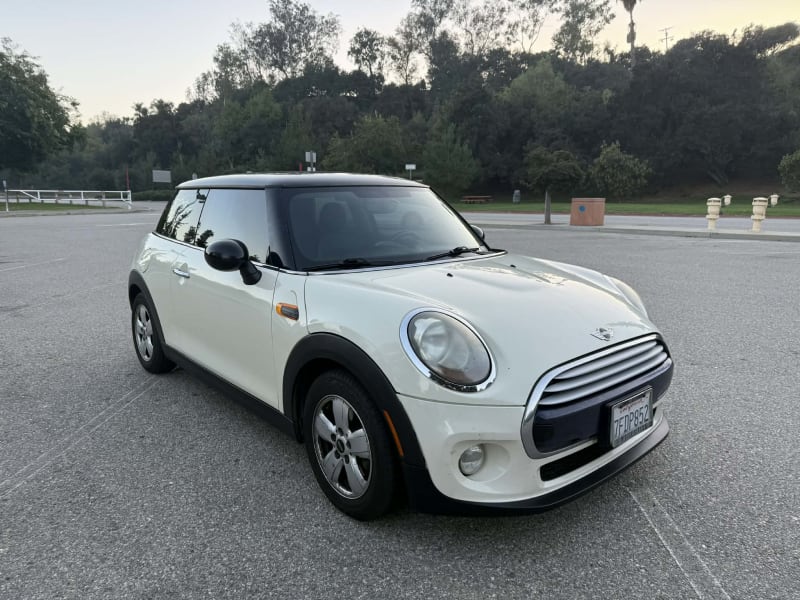 2014 MINI Hardtop photo 3