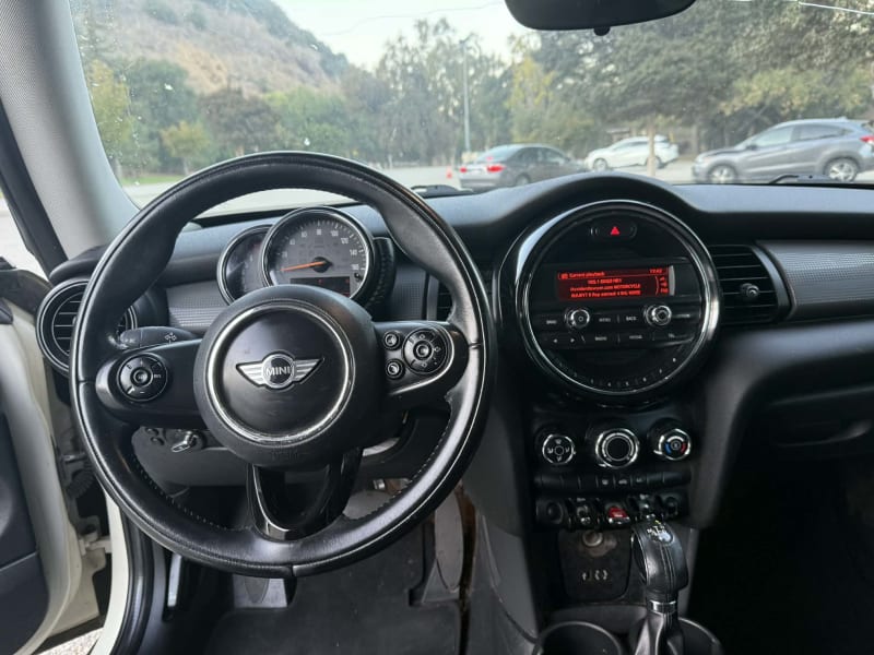 2014 MINI Hardtop photo 12