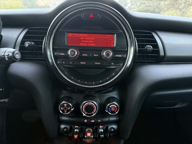 2014 MINI Hardtop photo 15