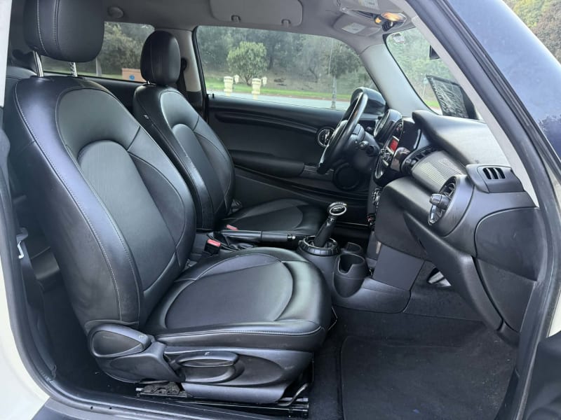 2014 MINI Hardtop photo 11