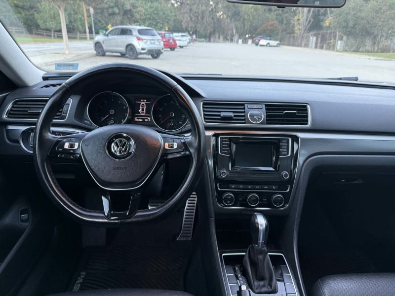 2016 VOLKSWAGEN Passat photo 13