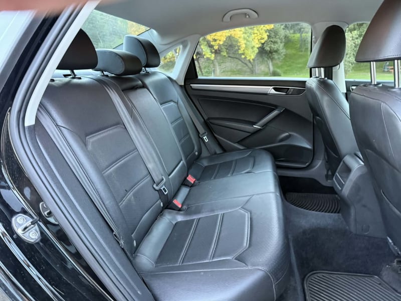 2016 VOLKSWAGEN Passat photo 11