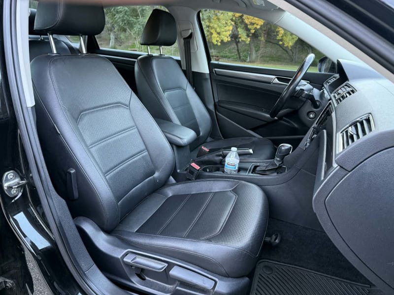 2016 VOLKSWAGEN Passat photo 12
