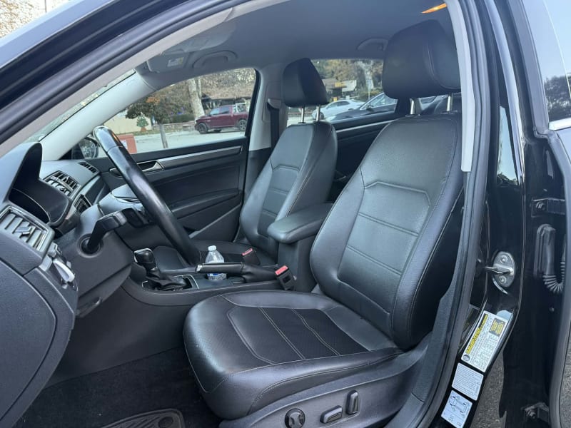 2016 VOLKSWAGEN Passat photo 9