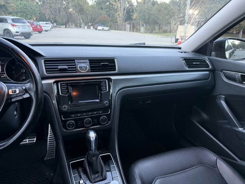2016 VOLKSWAGEN Passat photo 14
