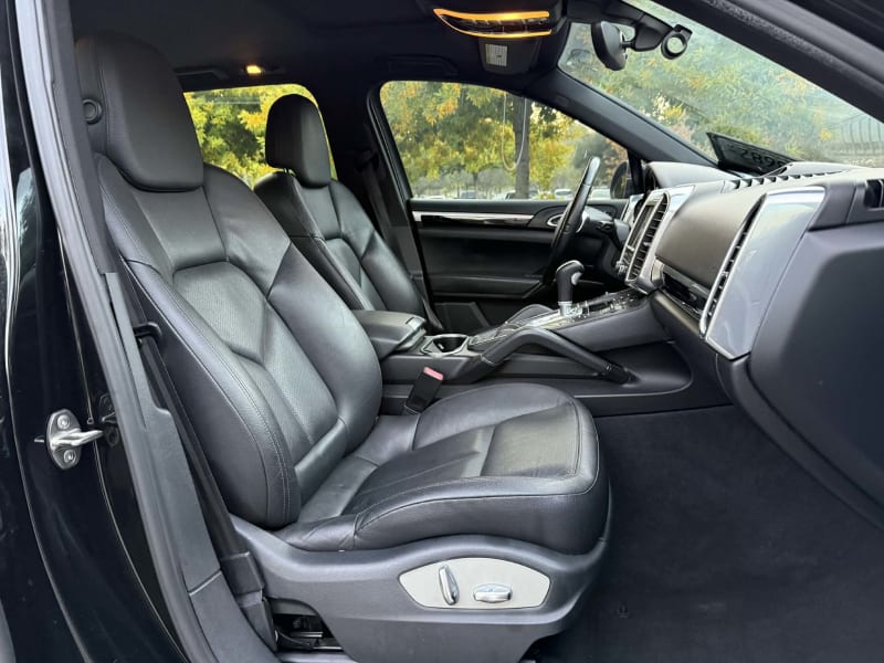 2012 PORSCHE Cayenne photo 12