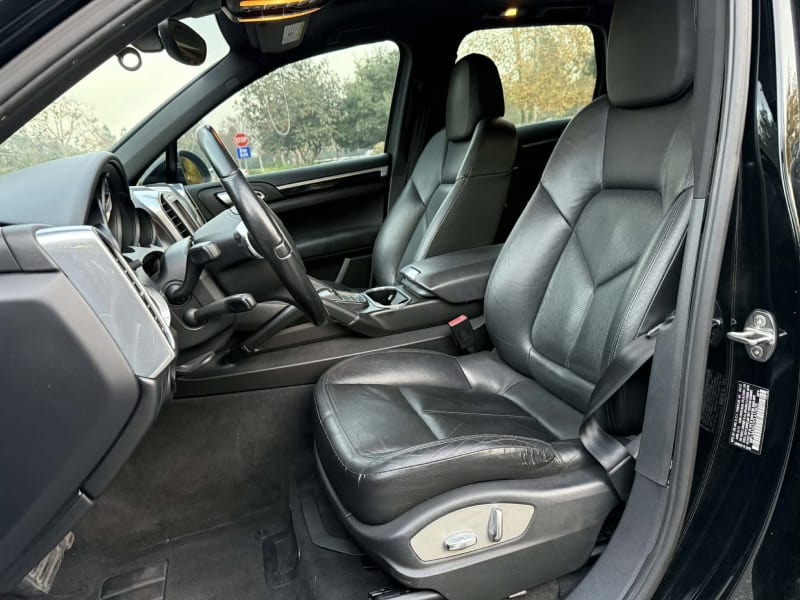 2012 PORSCHE Cayenne photo 9