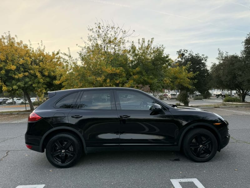 2012 PORSCHE Cayenne photo 4