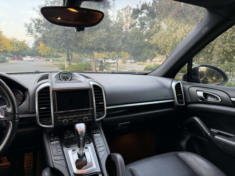 2012 PORSCHE Cayenne photo 15
