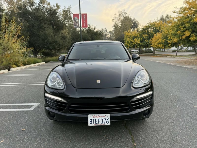 2012 PORSCHE Cayenne photo 2