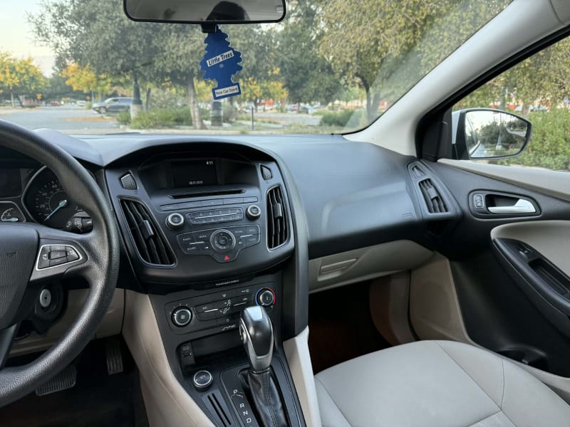 2015 FORD Focus photo 14