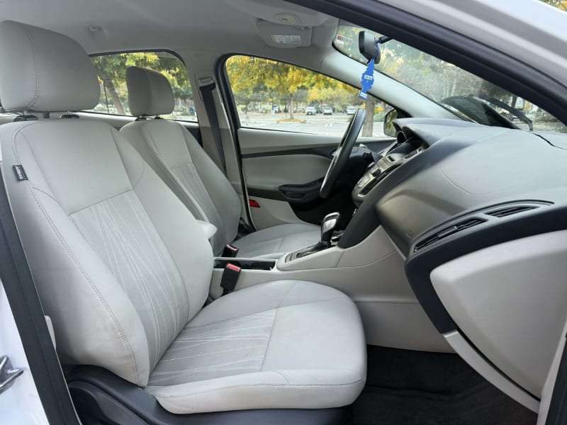 2015 FORD Focus photo 10