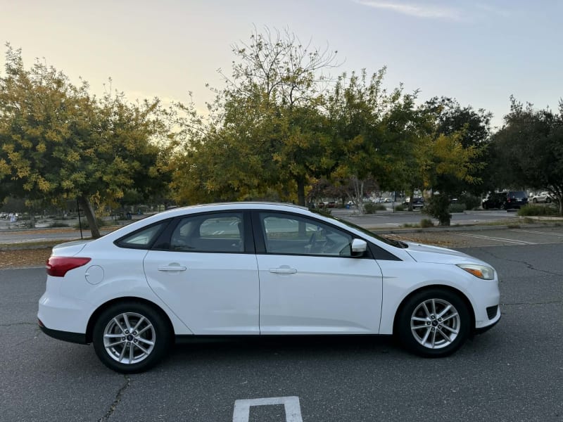 2015 FORD Focus photo 4