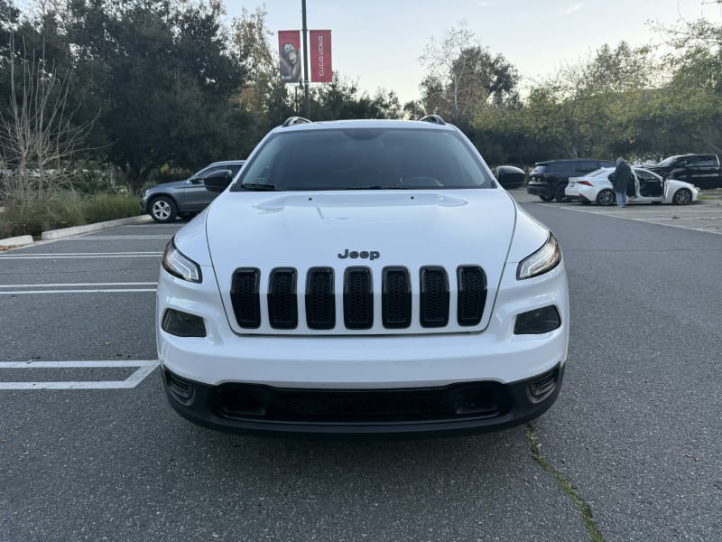 2017 JEEP Cherokee photo 2