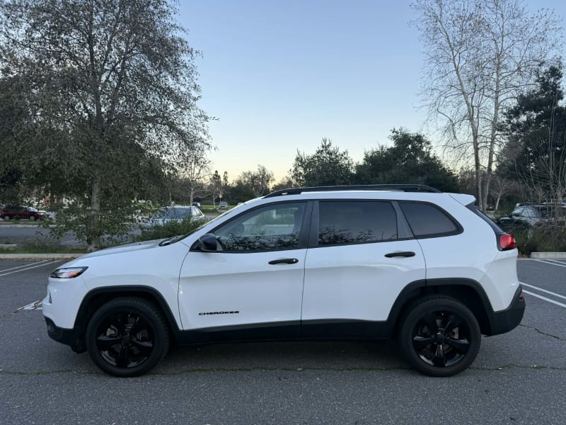 2017 JEEP Cherokee photo 8