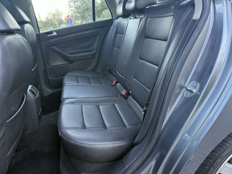 2012 VOLKSWAGEN Jetta SportWagen photo 10