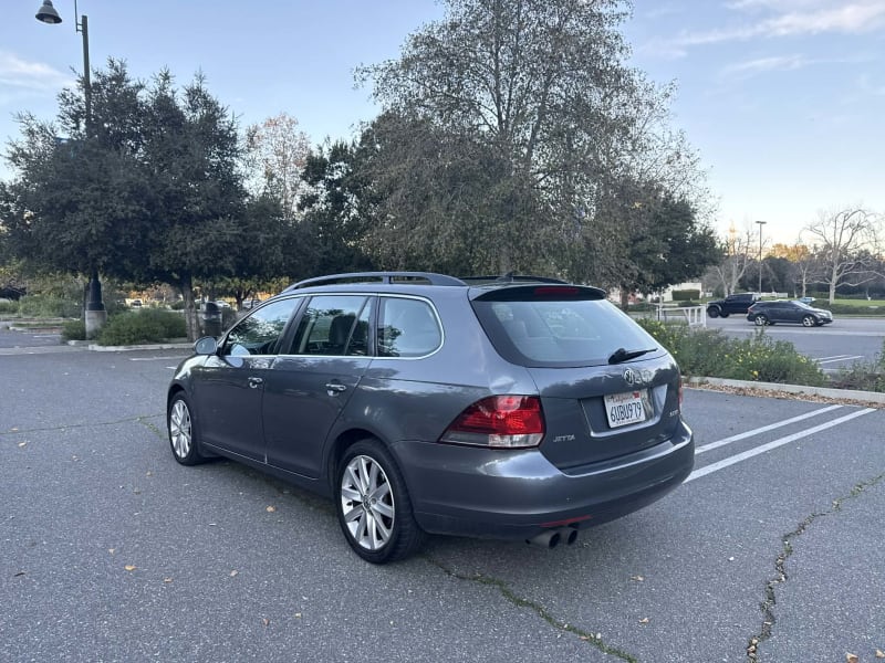 2012 VOLKSWAGEN Jetta SportWagen photo 7
