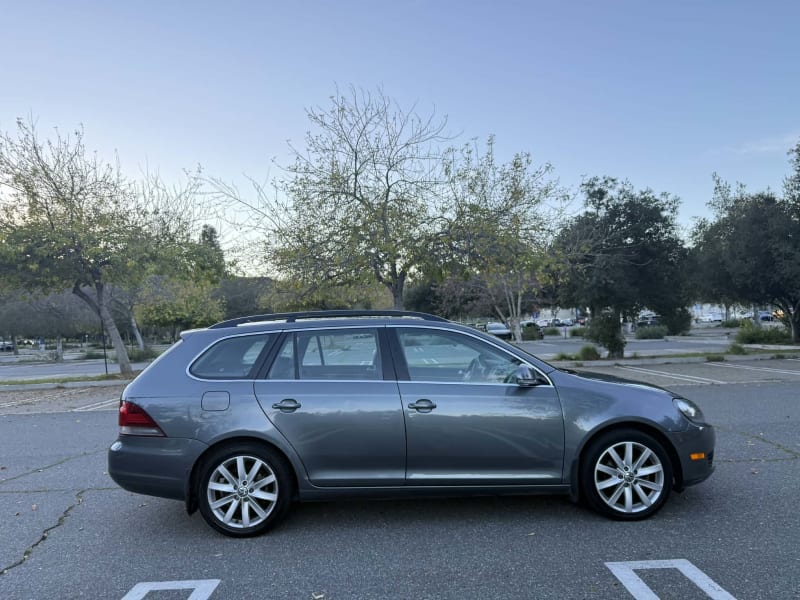 2012 VOLKSWAGEN Jetta SportWagen photo 4