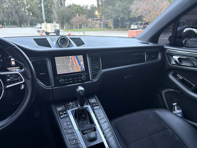 2017 PORSCHE Macan photo 14