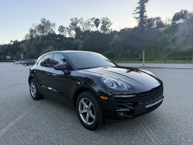 2017 PORSCHE Macan photo 3