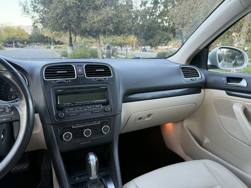 2011 VOLKSWAGEN Jetta SportWagen photo 14