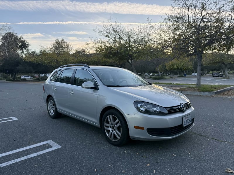2011 VOLKSWAGEN Jetta SportWagen photo 3