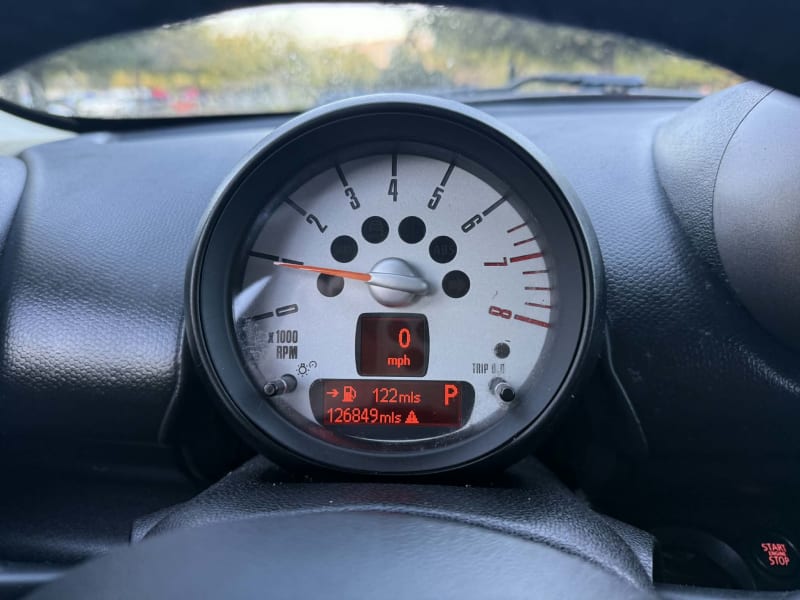 2011 MINI Countryman photo 15