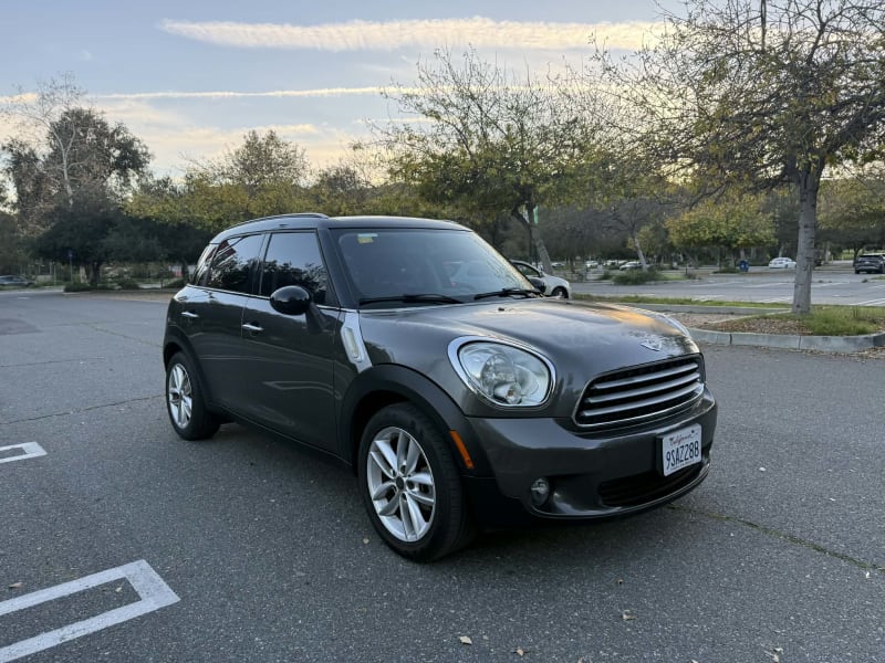 2011 MINI Countryman photo 3