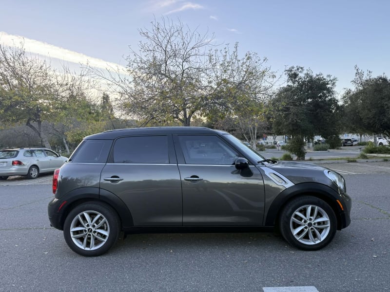 2011 MINI Countryman photo 4