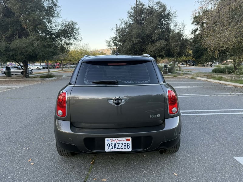 2011 MINI Countryman photo 6
