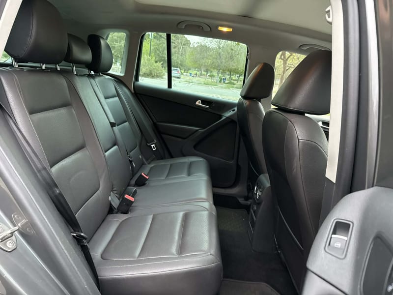 2016 VOLKSWAGEN Tiguan photo 11