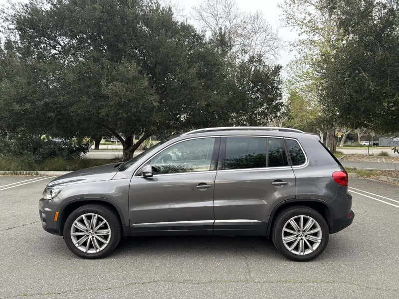 2016 VOLKSWAGEN Tiguan photo 8
