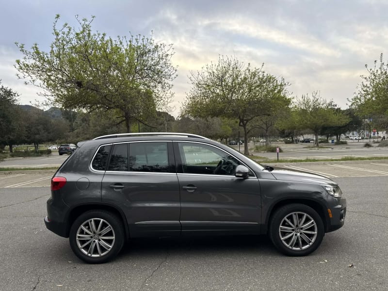 2016 VOLKSWAGEN Tiguan photo 4