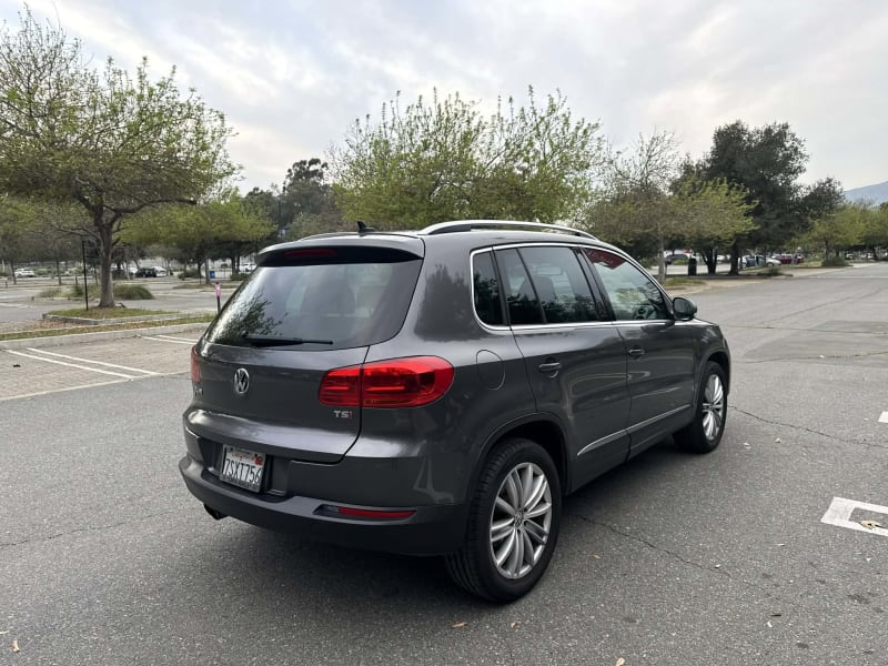2016 VOLKSWAGEN Tiguan photo 5