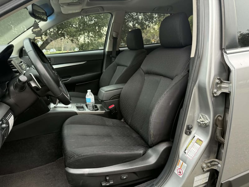 2010 SUBARU Outback photo 9