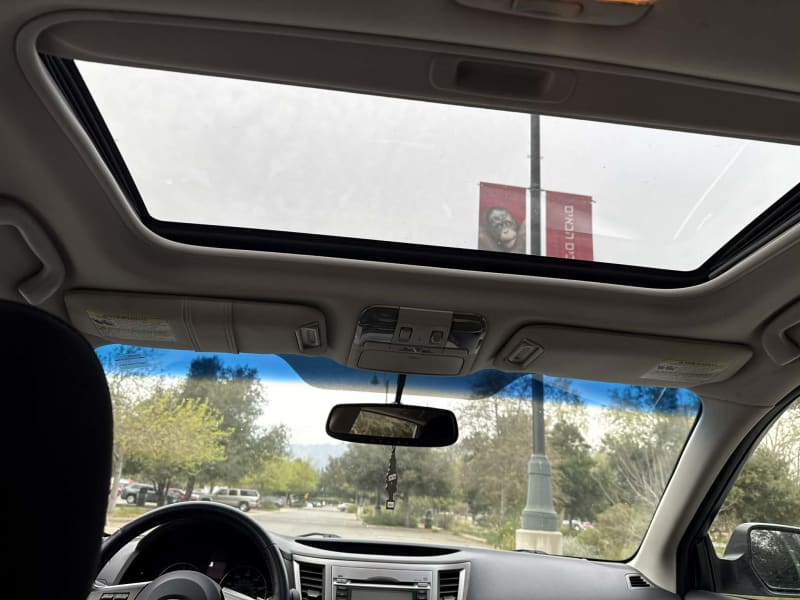 2010 SUBARU Outback photo 16