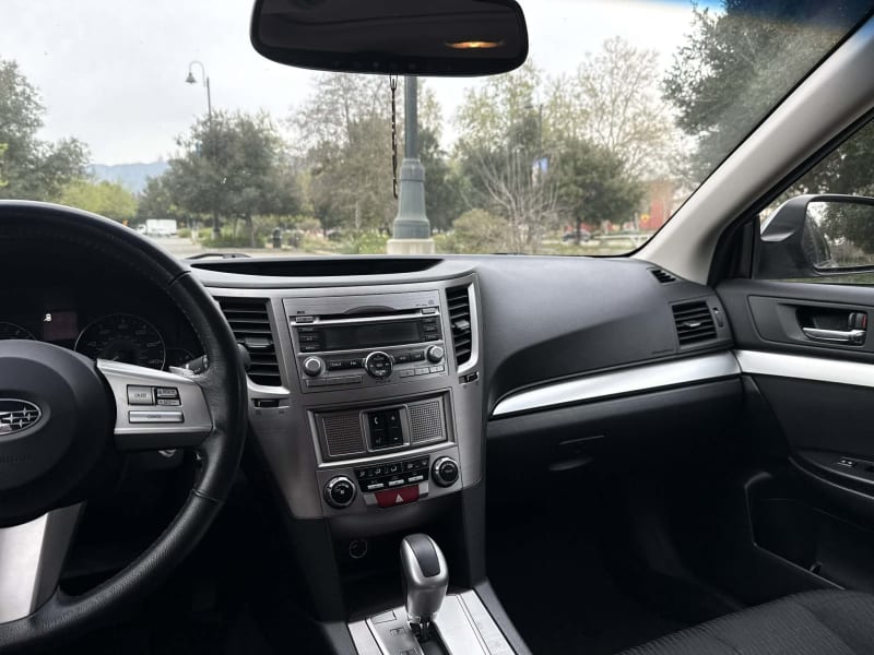 2010 SUBARU Outback photo 14