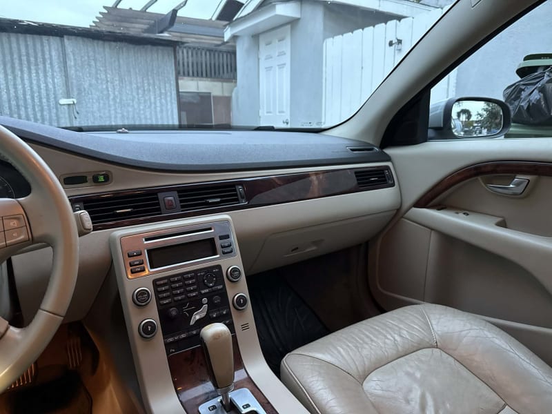 2008 VOLVO V70 photo 14